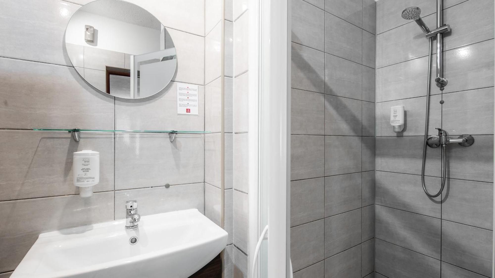 Hotel Delta Krakkó Kültér fotó